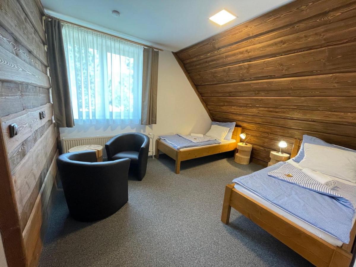 Hotel Kristian Kubova Huť Buitenkant foto