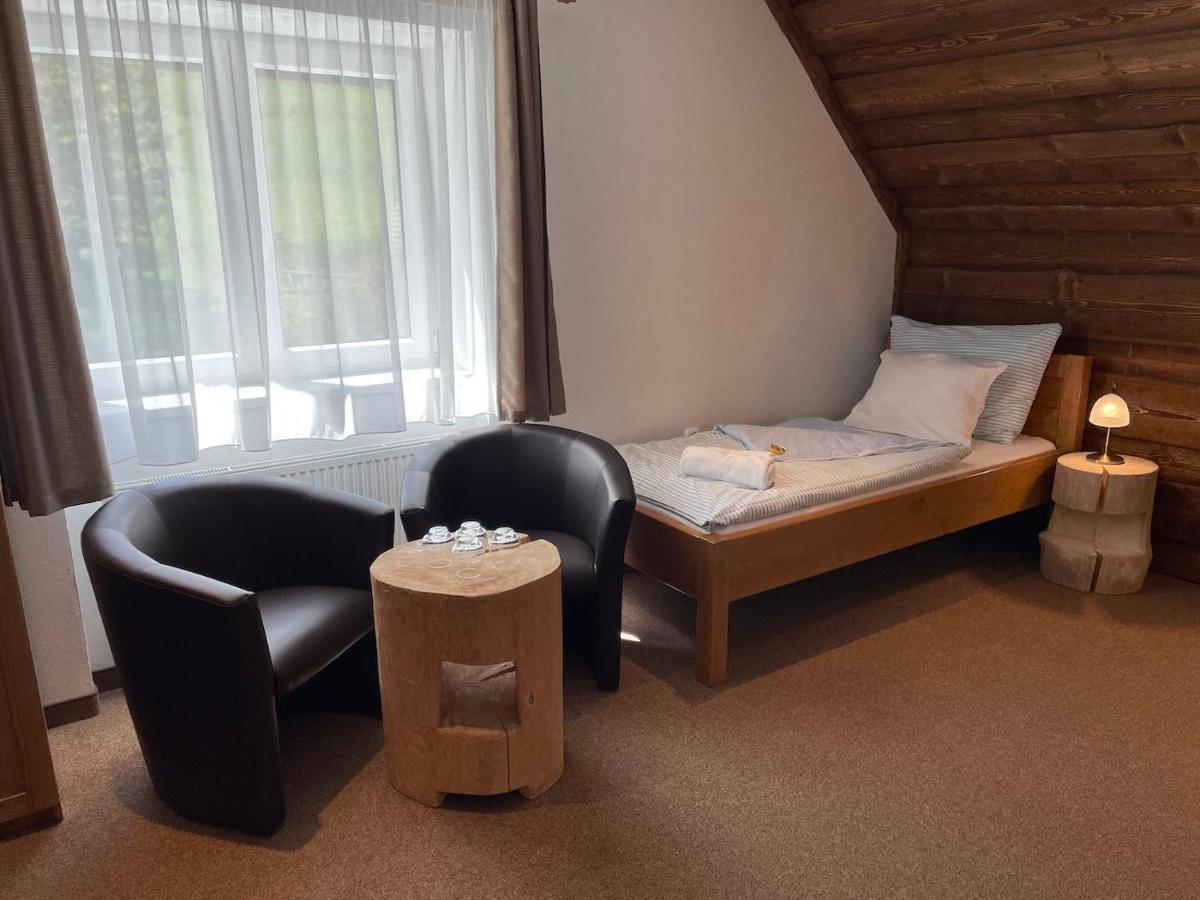 Hotel Kristian Kubova Huť Buitenkant foto