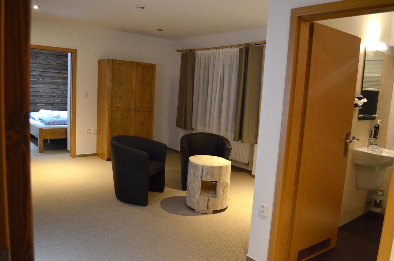 Hotel Kristian Kubova Huť Buitenkant foto